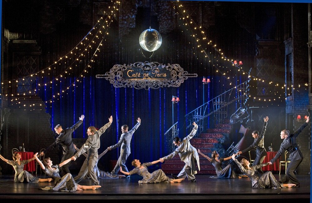 the_company_of_matthew_bournes_cinderella-_photo_credit_simon_annand-scaled1000